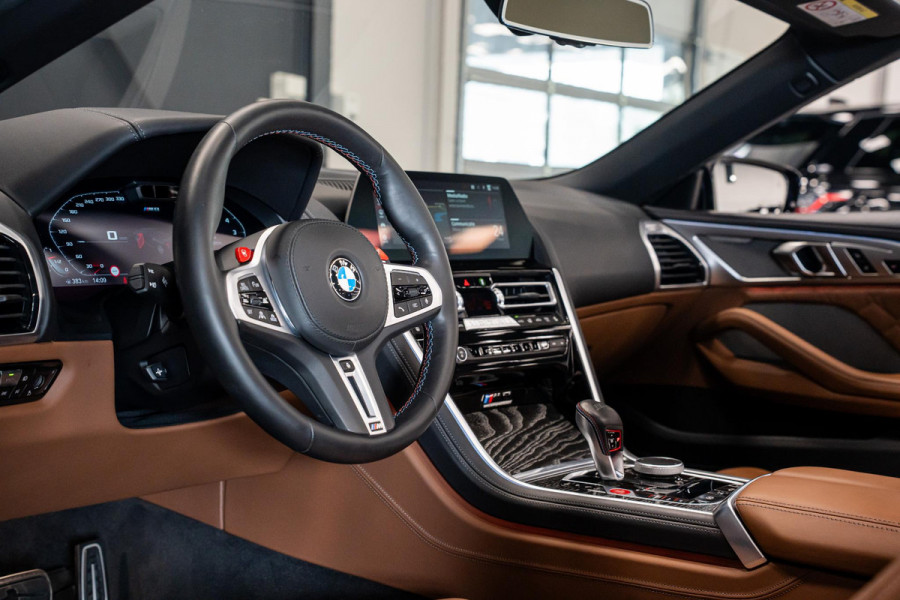 BMW 8 Serie M8 Competition *M-Driver's Package / Harman Kardon / Soft-Close / HUD / Surround-View / M Sportuitlaat*
