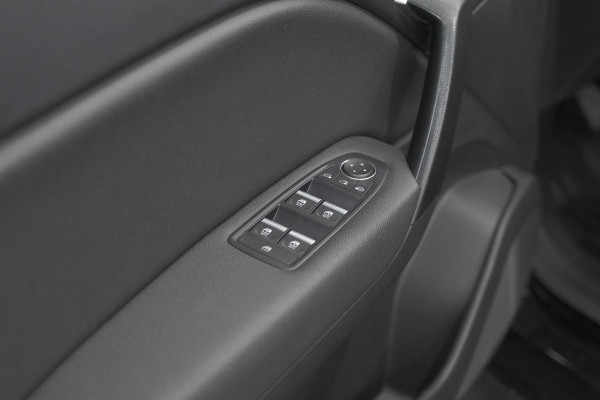 Renault Captur TCe 100 Intens | Camera | Stoelverwarming | Navigatie | Apple Carplay