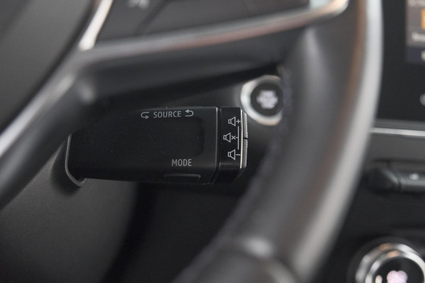 Renault Captur TCe 100 Intens | Camera | Stoelverwarming | Navigatie | Apple Carplay