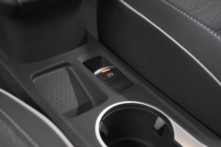 Renault Captur TCe 100 Intens | Camera | Stoelverwarming | Navigatie | Apple Carplay