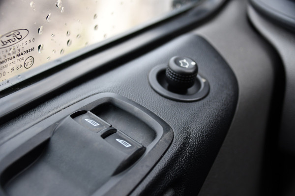 Ford Transit Custom 300 2.0 TDCI L1H1 DC PB Edition Camera, Cruise, Sensoren, Carplay, Automaat, Trekhaak, 130pk, multimedia, Uniek!