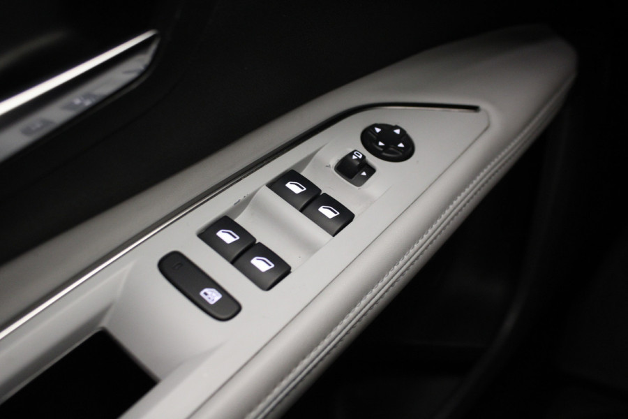 Peugeot 5008 1.2 PureTech Allure |Camera|Navi|