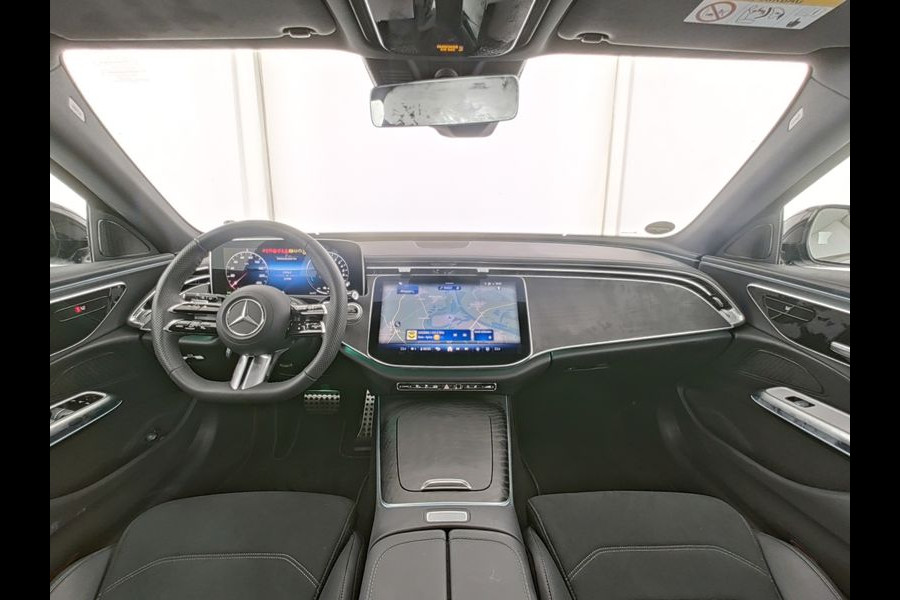 Mercedes-Benz E-Klasse Estate 300 e AMG Plug-In Hybride Trekhaak AMG Line | Night Pakket | Ledkoplampen | Stoelverwarming voor | Distronic. Inclusief 24 maanden MB Certified garantie voor Europa.