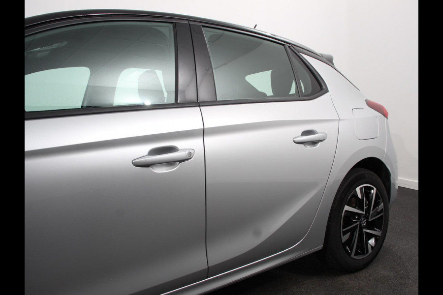 Opel Corsa 1.2 Turbo Hybrid 100pk GS Automaat Navigatie | Apple Carplay/Android Auto | Camera | Parkeersensoren | Cruise Control | Dodehoek assistent | Airco | Lichtmetalen velgen | Virtual Cockpit