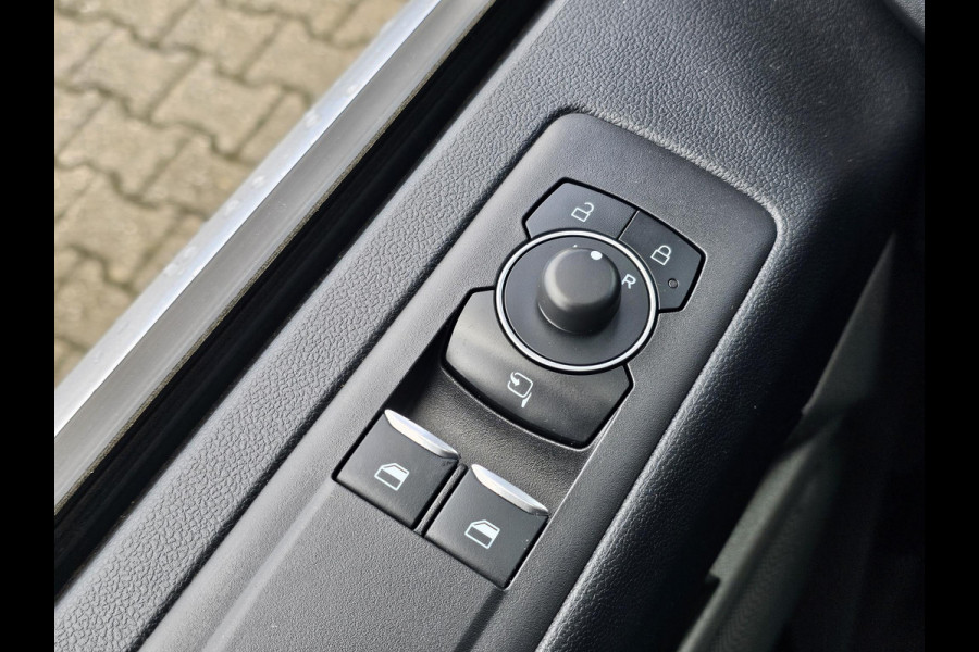 Ford Transit Custom 300 2.0 TDCI L2H1 Limited 170 PK Automaat | Dodehoekdetectie | Adaptive cruise control | Camera | LED | Virtual cockpit | Zéér complete auto