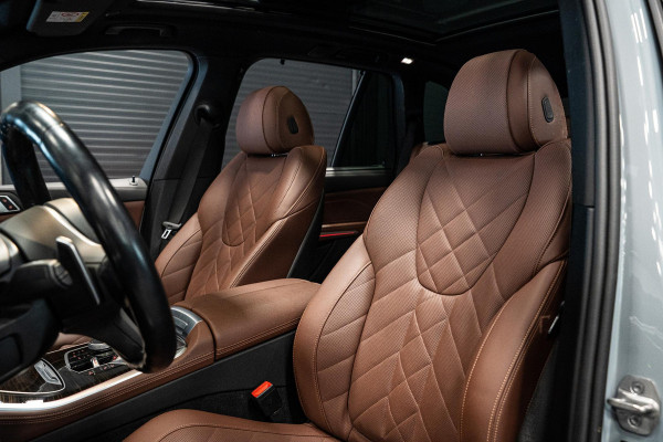 BMW X5 xDrive50e *M-Sport Pro / Harman Kardon / Panorama (Sky Lounge) / Keyless Entry / Surround View*