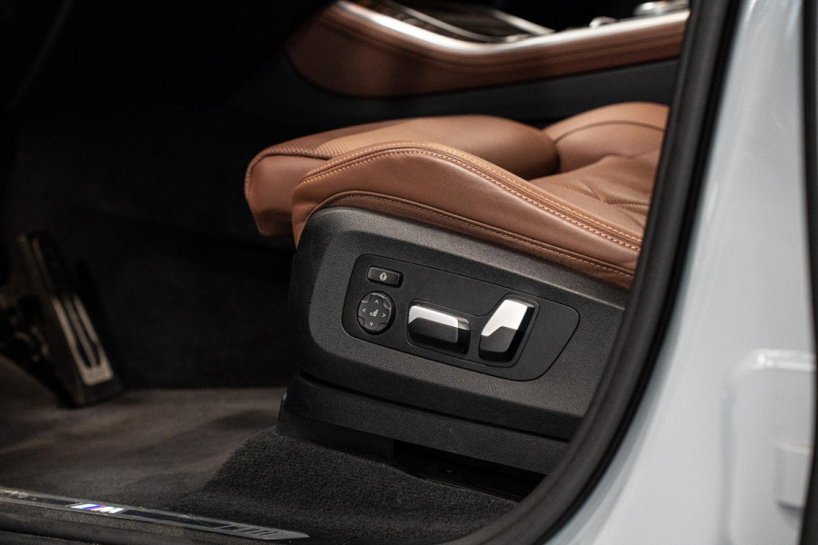 BMW X5 xDrive50e *M-Sport Pro / Harman Kardon / Panorama (Sky Lounge) / Keyless Entry / Surround View*