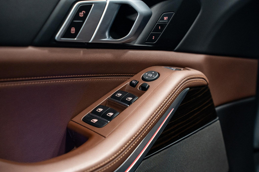 BMW X5 xDrive50e *M-Sport Pro / Harman Kardon / Panorama (Sky Lounge) / Keyless Entry / Surround View*