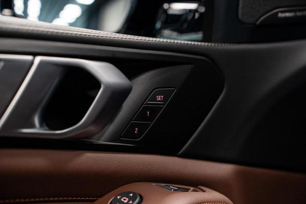 BMW X5 xDrive50e *M-Sport Pro / Harman Kardon / Panorama (Sky Lounge) / Keyless Entry / Surround View*