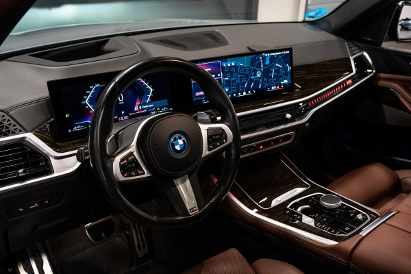 BMW X5 xDrive50e *M-Sport Pro / Harman Kardon / Panorama (Sky Lounge) / Keyless Entry / Surround View*