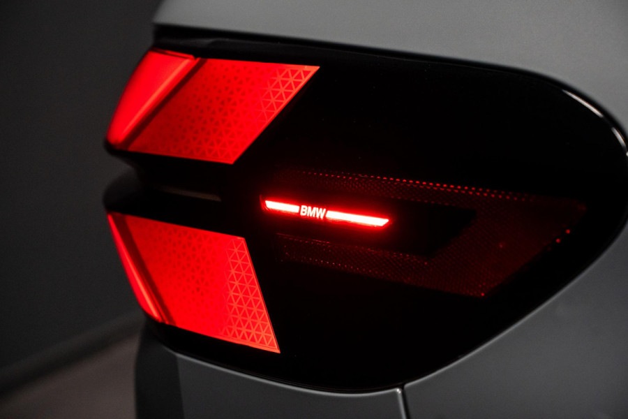 BMW X5 xDrive50e *M-Sport Pro / Harman Kardon / Panorama (Sky Lounge) / Keyless Entry / Surround View*