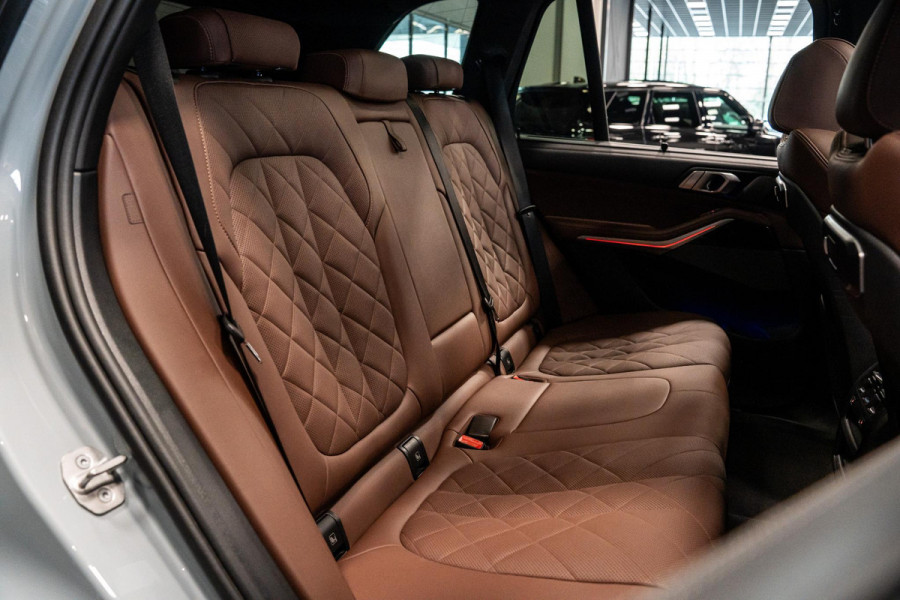 BMW X5 xDrive50e *M-Sport Pro / Harman Kardon / Panorama (Sky Lounge) / Keyless Entry / Surround View*