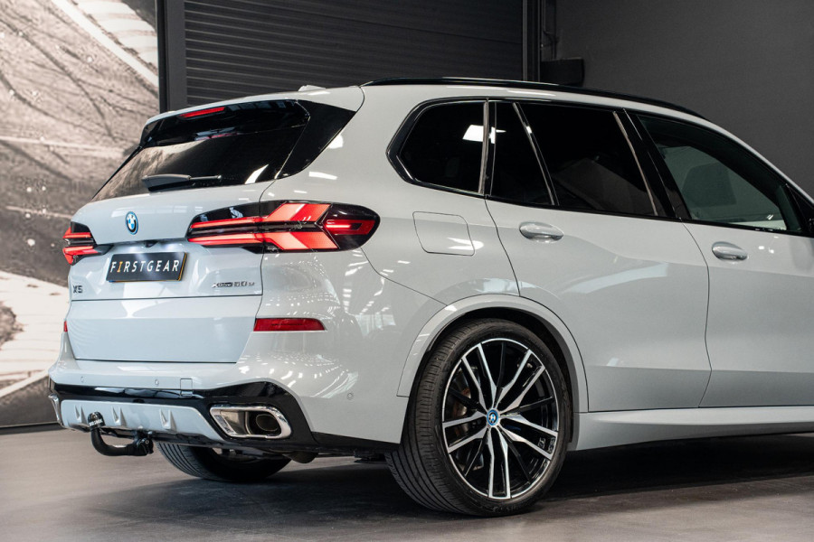 BMW X5 xDrive50e *M-Sport Pro / Harman Kardon / Panorama (Sky Lounge) / Keyless Entry / Surround View*