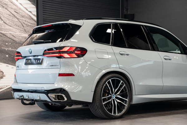 BMW X5 xDrive50e *M-Sport Pro / Harman Kardon / Panorama (Sky Lounge) / Keyless Entry / Surround View*