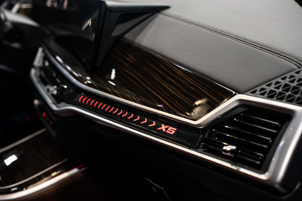 BMW X5 xDrive50e *M-Sport Pro / Harman Kardon / Panorama (Sky Lounge) / Keyless Entry / Surround View*