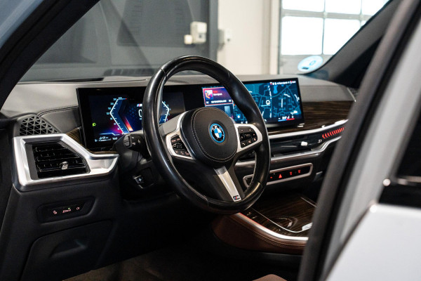BMW X5 xDrive50e *M-Sport Pro / Harman Kardon / Panorama (Sky Lounge) / Keyless Entry / Surround View*