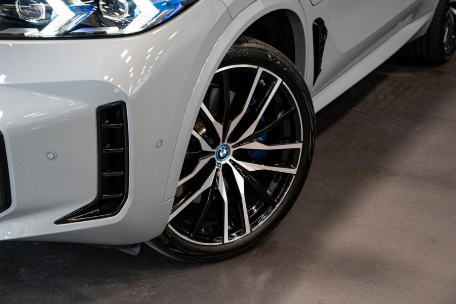 BMW X5 xDrive50e *M-Sport Pro / Harman Kardon / Panorama (Sky Lounge) / Keyless Entry / Surround View*