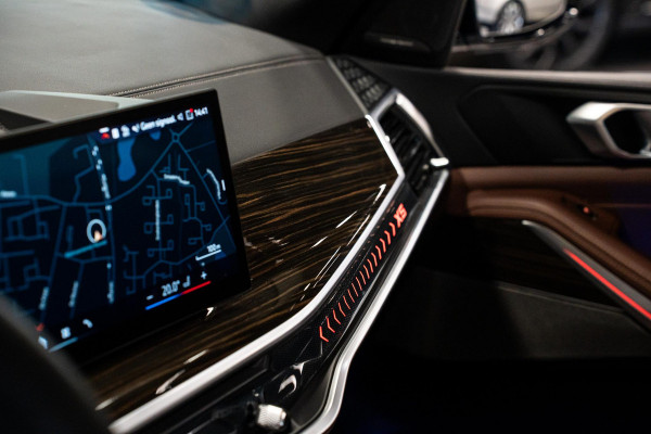 BMW X5 xDrive50e *M-Sport Pro / Harman Kardon / Panorama (Sky Lounge) / Keyless Entry / Surround View*