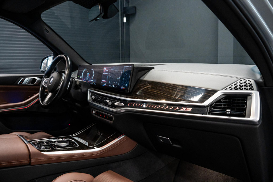BMW X5 xDrive50e *M-Sport Pro / Harman Kardon / Panorama (Sky Lounge) / Keyless Entry / Surround View*