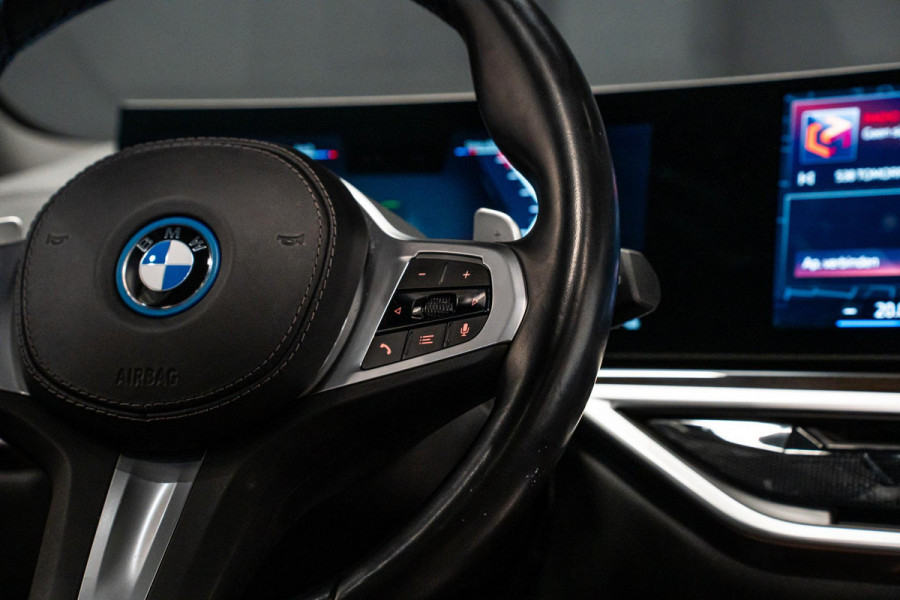 BMW X5 xDrive50e *M-Sport Pro / Harman Kardon / Panorama (Sky Lounge) / Keyless Entry / Surround View*