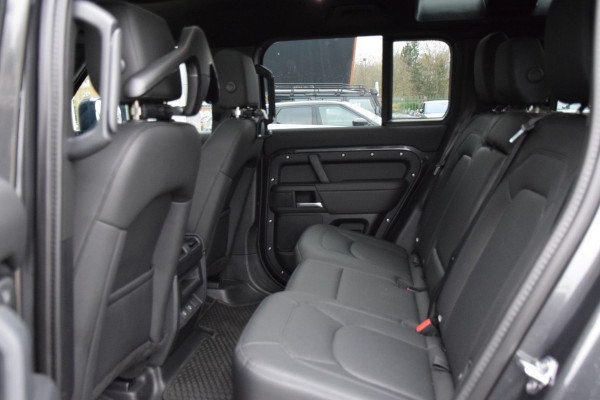 Land Rover Defender 110 P300e 110 S | Panorama | Urban 22''