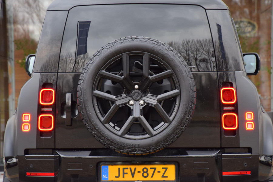Land Rover Defender 110 P300e 110 S | Panorama | Urban 22''