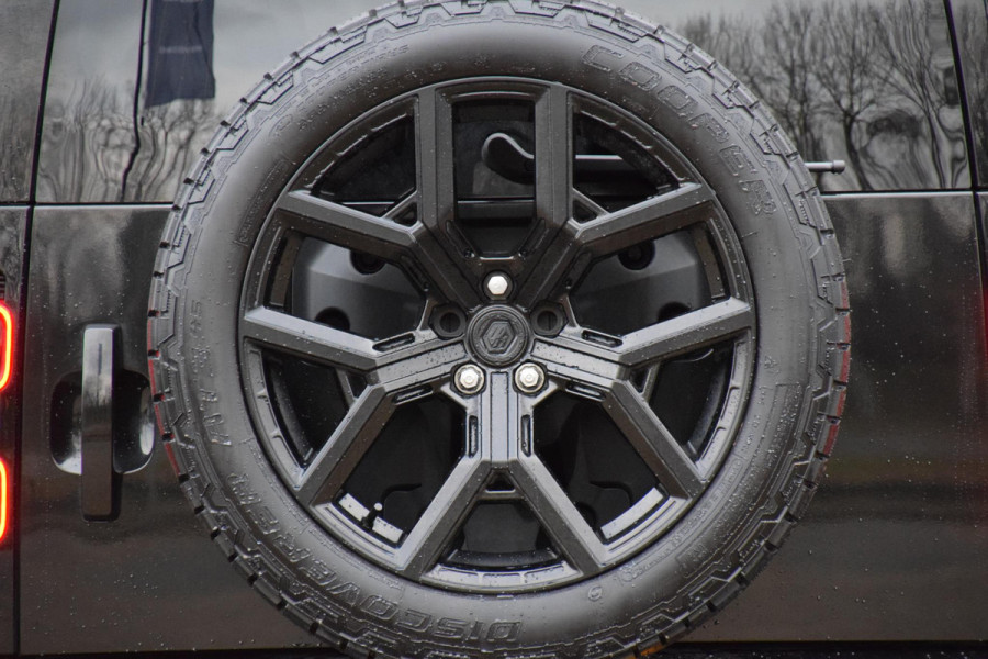 Land Rover Defender 110 P300e 110 S | Panorama | Urban 22''