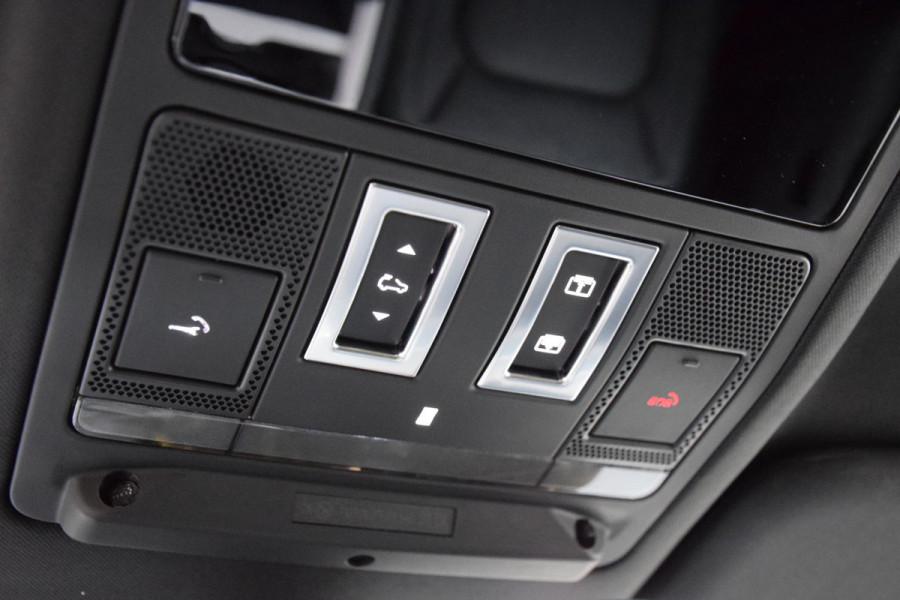 Land Rover Defender 110 P300e 110 S | Panorama | Urban 22''