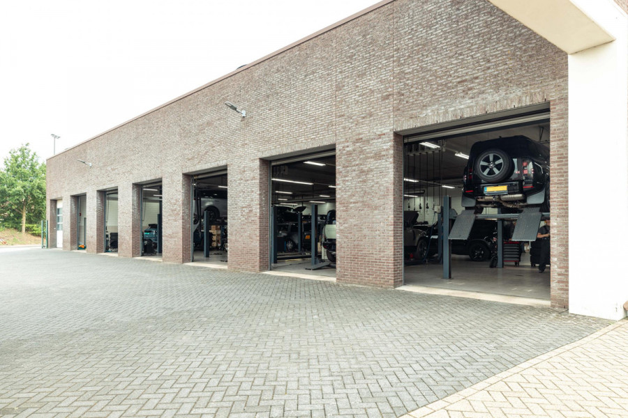 Land Rover Defender 110 P300e 110 S | Panorama | Urban 22''