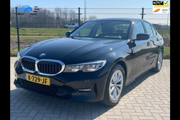 BMW 3 Serie 318i Executive Edition NAVI | CarPlay | LED