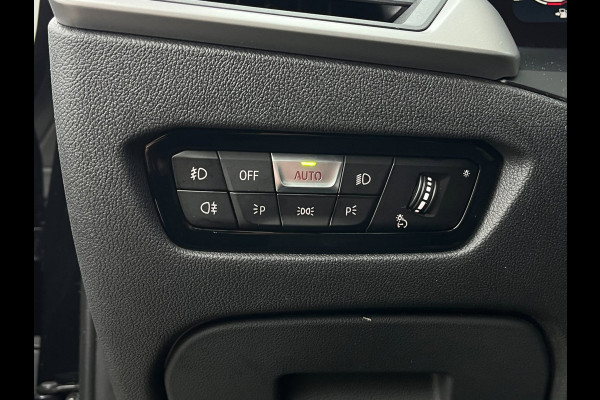 BMW 3 Serie 318i Executive Edition NAVI | CarPlay | LED