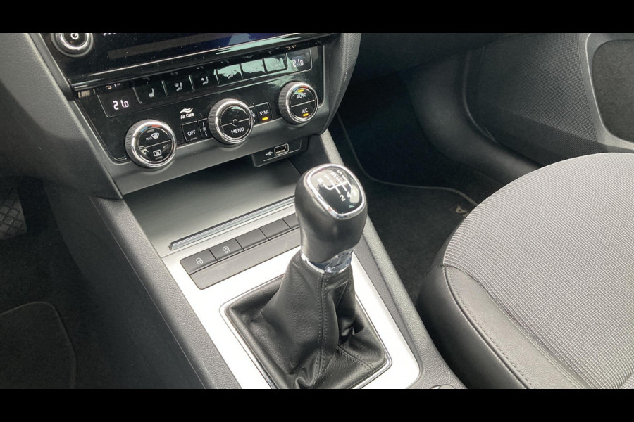 Škoda Octavia Combi 1.0 TSI 115pk Greentech Business Edition Navigatie Carplay Pdc Cruise