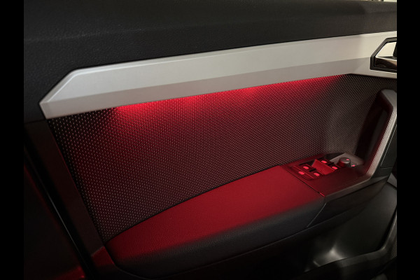 Seat Arona 1.0 TSI Xcellence Business Intense | Camera | Sfeerverlichting | Stoelverwarming | Adaptive cruise | Carplay