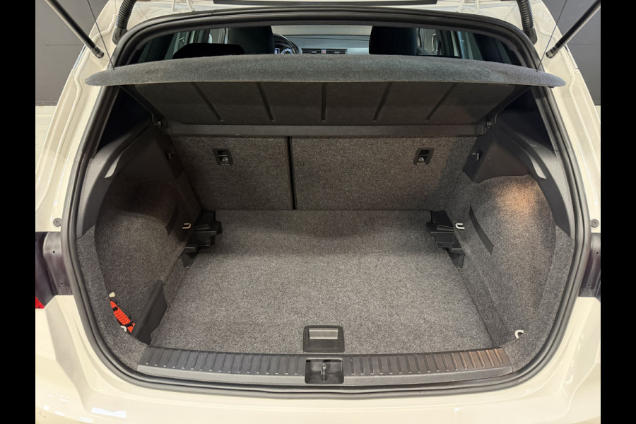 Seat Arona 1.0 TSI Xcellence Business Intense | Camera | Sfeerverlichting | Stoelverwarming | Adaptive cruise | Carplay