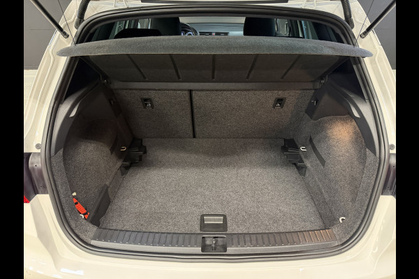 Seat Arona 1.0 TSI Xcellence Business Intense | Camera | Sfeerverlichting | Stoelverwarming | Adaptive cruise | Carplay