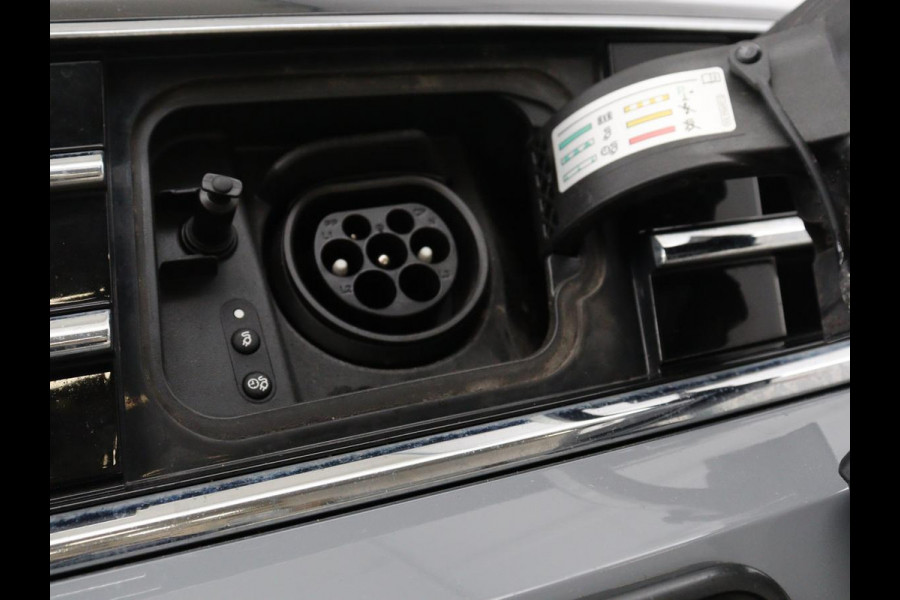 Volkswagen Passat 1.4 TSI PHEV GTE Business | Adaptive Cruise | Stoelverwarming | Trekhaak | Carplay | Massage | Camera