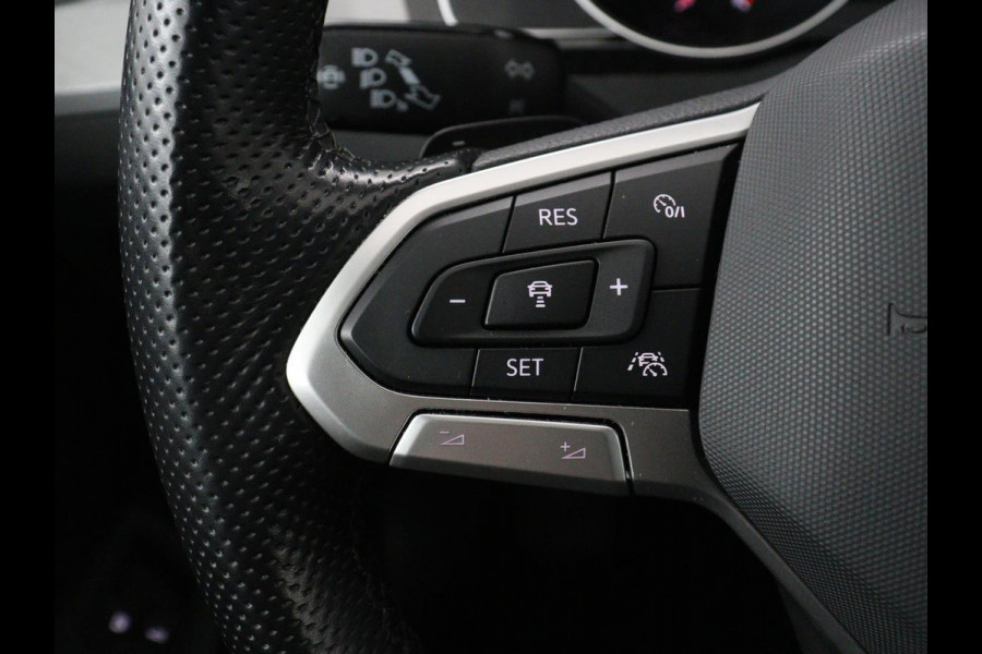 Volkswagen Passat 1.4 TSI PHEV GTE Business | Adaptive Cruise | Stoelverwarming | Trekhaak | Carplay | Massage | Camera