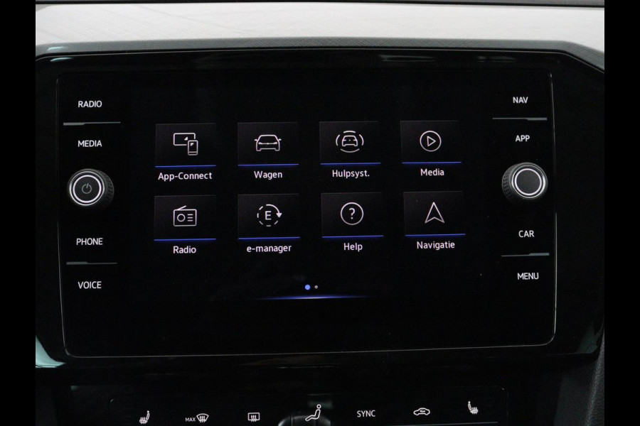 Volkswagen Passat 1.4 TSI PHEV GTE Business | Adaptive Cruise | Stoelverwarming | Trekhaak | Carplay | Massage | Camera