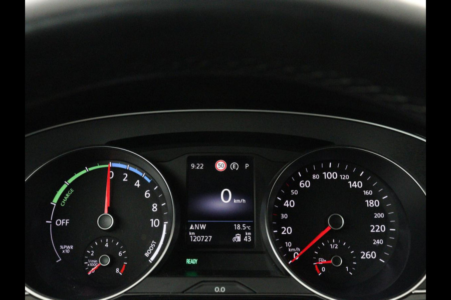 Volkswagen Passat 1.4 TSI PHEV GTE Business | Adaptive Cruise | Stoelverwarming | Trekhaak | Carplay | Massage | Camera