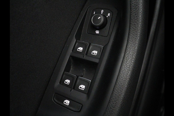 Volkswagen Passat 1.4 TSI PHEV GTE Business | Adaptive Cruise | Stoelverwarming | Trekhaak | Carplay | Massage | Camera