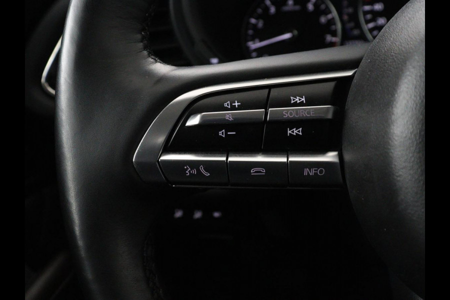 Mazda CX-30 2.0 e-SkyActiv-G M Hybrid Comfort | Leder | Stoel & Stuurverwarming | Adaptive Cruise | Trekhaak | Head-up | Camera