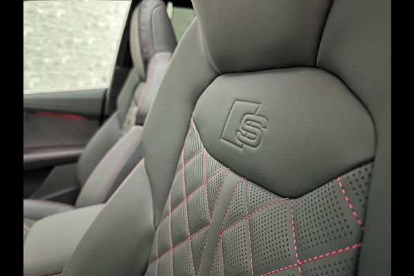 Audi Q8 60e 490pk Competition RS-Stoelen | 4WS Achteras Besturing | OLED | Laser | SQ8 Uitgevoerd | Massage | Ventilatie | Valcona Leder 23'' | Alcantara hemel | Head-Up | Soft-Close | Panodak | 2x Memory | Trekhaak | Keyless-Entry | Luchtvering | Nw.Pr. 155.000,= | Nieuw! 13km 2026 | Fabrieksgarantie | Direct rijden.