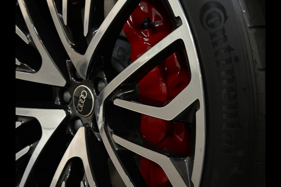 Audi Q8 60e 490pk Competition RS-Stoelen | 4WS Achteras Besturing | OLED | Laser | SQ8 Uitgevoerd | Massage | Ventilatie | Valcona Leder 23'' | Alcantara hemel | Head-Up | Soft-Close | Panodak | 2x Memory | Trekhaak | Keyless-Entry | Luchtvering | Nw.Pr. 155.000,= | Nieuw! 13km 2026 | Fabrieksgarantie | Direct rijden.