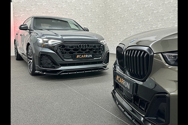 Audi Q8 60e 490pk Competition RS-Stoelen | 4WS Achteras Besturing | OLED | Laser | SQ8 Uitgevoerd | Massage | Ventilatie | Valcona Leder 23'' | Alcantara hemel | Head-Up | Soft-Close | Panodak | 2x Memory | Trekhaak | Keyless-Entry | Luchtvering | Nw.Pr. 155.000,= | Nieuw! 13km 2026 | Fabrieksgarantie | Direct rijden.