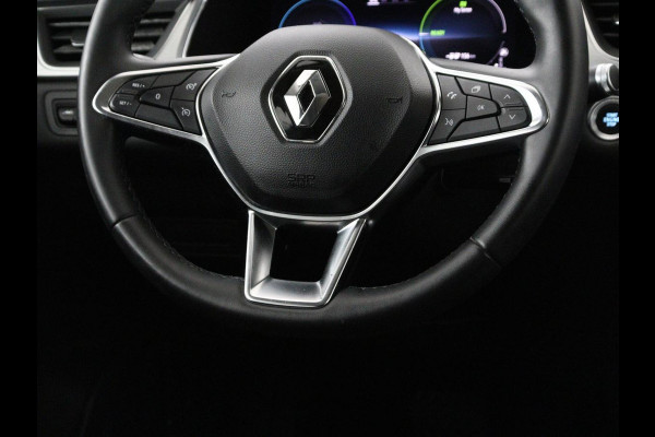 Renault Captur 1.6 E-Tech Plug-in Hybrid 160 Intens | Panoramadak | Cruise Control | Trekhaak | Camera | LED | Navigatie