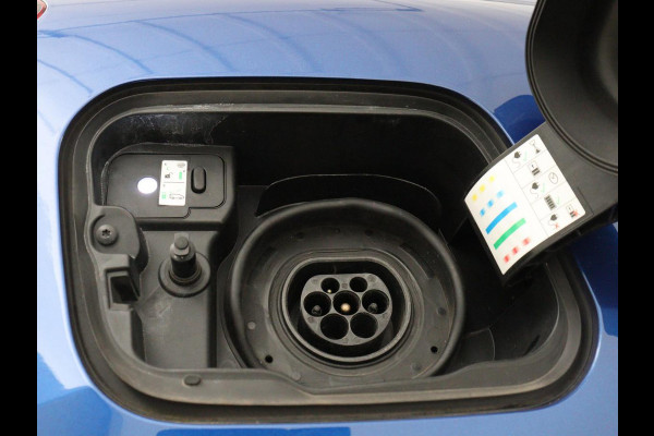 Renault Captur 1.6 E-Tech Plug-in Hybrid 160 Intens | Panoramadak | Cruise Control | Trekhaak | Camera | LED | Navigatie