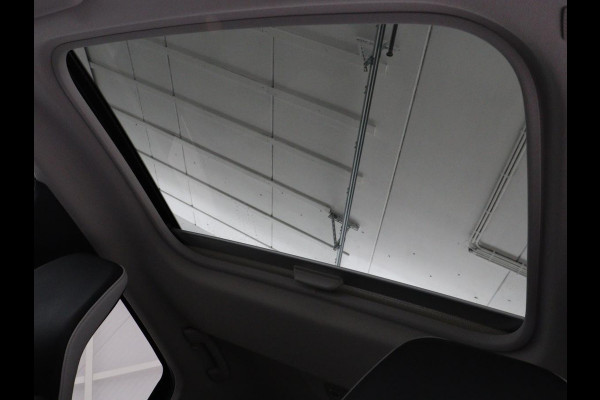 Renault Captur 1.6 E-Tech Plug-in Hybrid 160 Intens | Panoramadak | Cruise Control | Trekhaak | Camera | LED | Navigatie