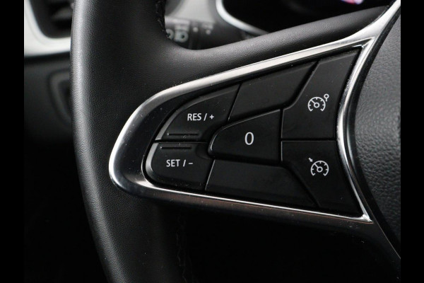 Renault Captur 1.6 E-Tech Plug-in Hybrid 160 Intens | Panoramadak | Cruise Control | Trekhaak | Camera | LED | Navigatie