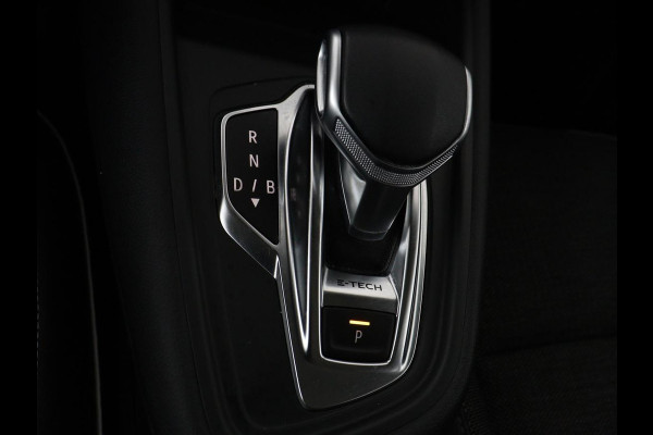 Renault Captur 1.6 E-Tech Plug-in Hybrid 160 Intens | Panoramadak | Cruise Control | Trekhaak | Camera | LED | Navigatie