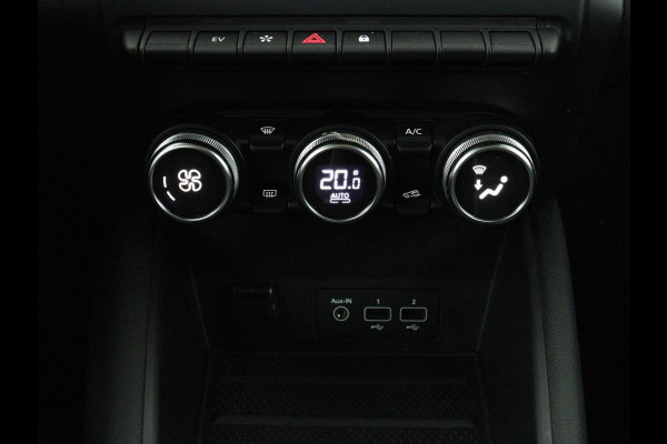 Renault Captur 1.6 E-Tech Plug-in Hybrid 160 Intens | Panoramadak | Cruise Control | Trekhaak | Camera | LED | Navigatie